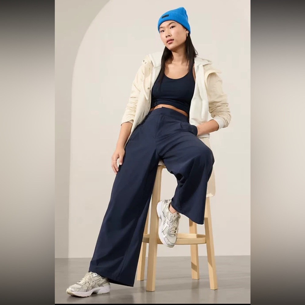 Athleta Pinnacle Women's Navy Wide-Leg Pants Size 4 Tall - Picture 3 of 11